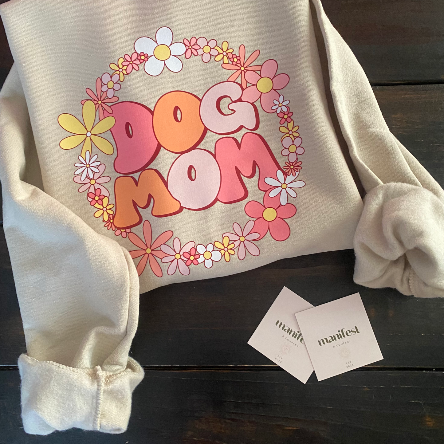 'DOG MOM' PULLOVER